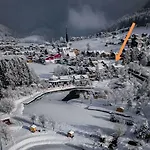 Haus Bergland شقة